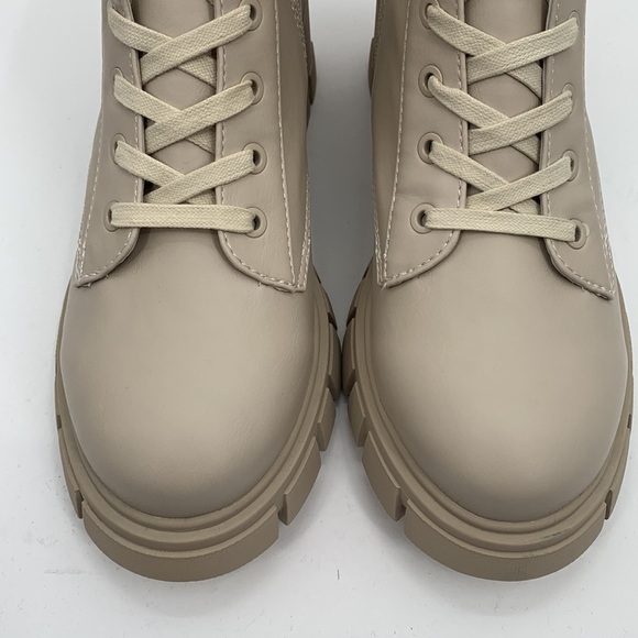 Call It Spring ROBYNN STRETCH PLATFORM LUG BOOT Size 11 - Picture 4 of 6